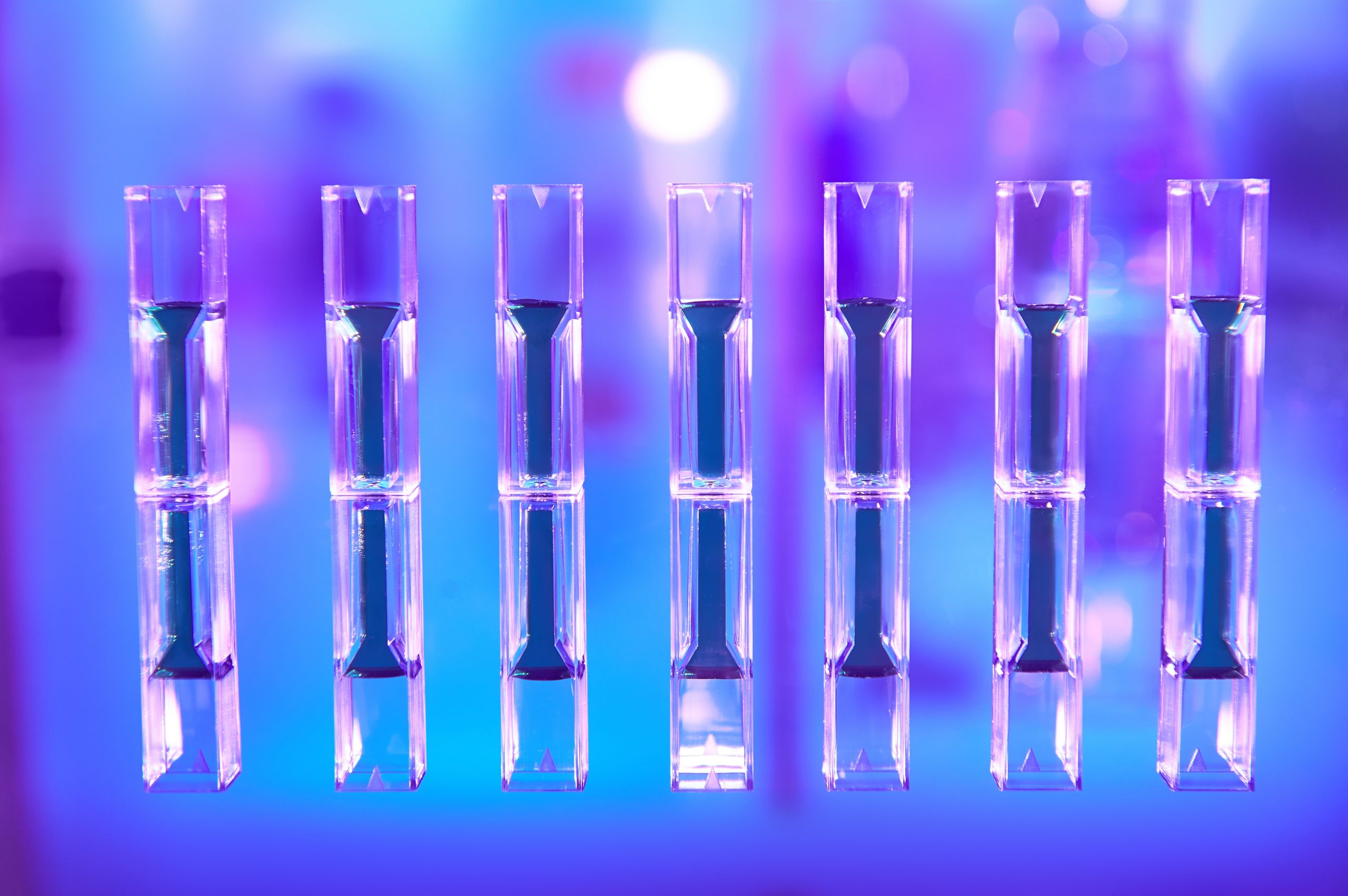 ¿Cuáles son los usos de un espectrofotómetro?