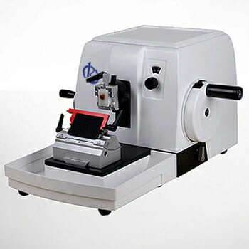 Comparación Técnica Innovadora: Microtomo Manual YR417 de Kalstein vs HM 325 de Thermo Scientific